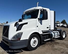 SOLD - 2003 Volvo VNL Lot No. LS9305 Other Equipment with SOLD - 2003 Volvo VNL Lot No. LS9305 Other Equipment with
